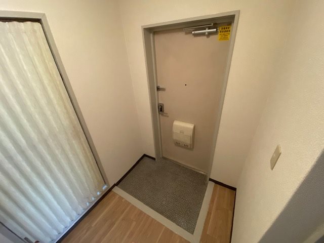 玄関になります。
