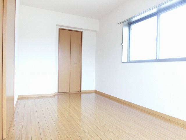 洋室6.7帖