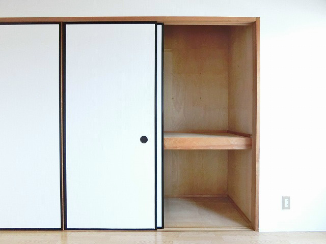 Room6の押入れ収納
