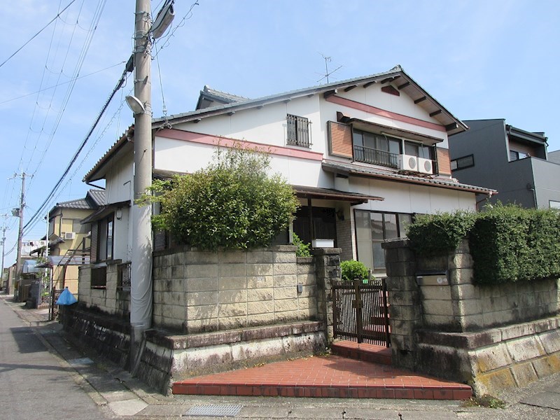 橋岡町貸家