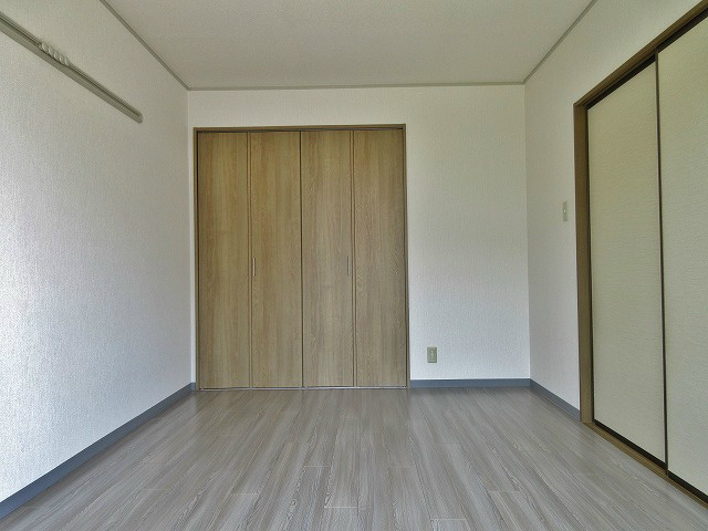北面の洋室にも窓があるので安定した明るいお部屋です。