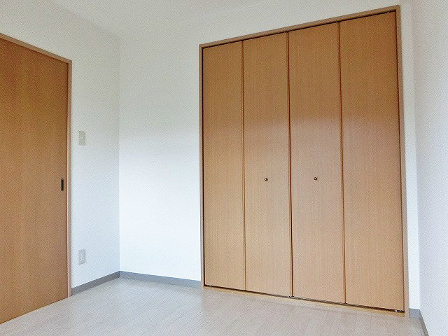 洋室5.1　南面のお部屋。