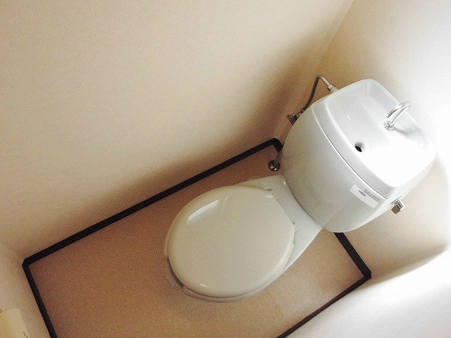 シンプルな洋式トイレ