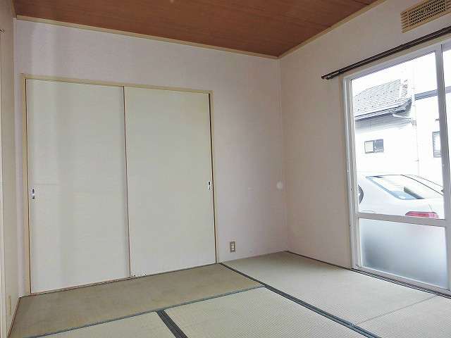 2室の和室は引き戸で間仕切りされています。