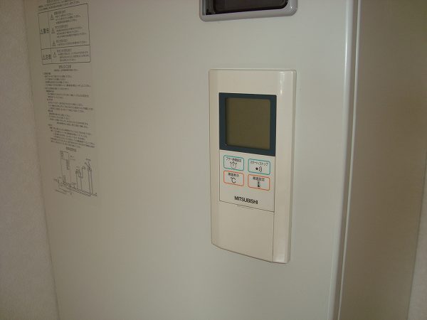 電気温水器です。