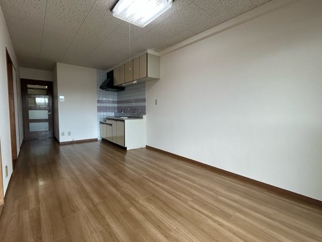広々としたリビングになります。