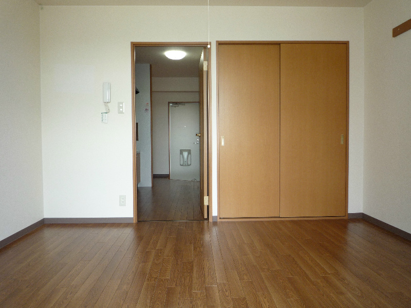 写真は105号室のものです。