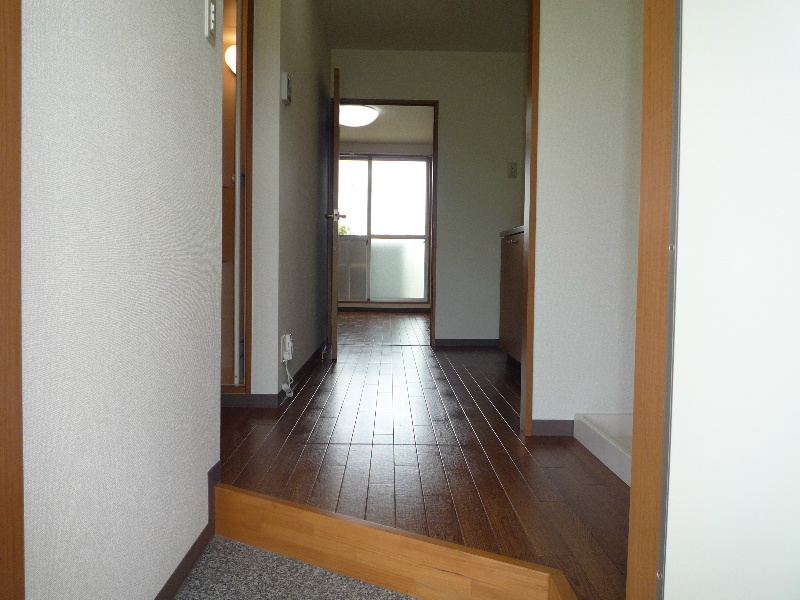 写真は105号室のものです。