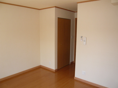 室内写真は105号室参照となります。