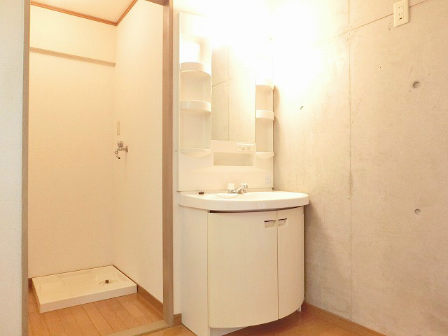 脱衣所はこんな感じのレイアウトです