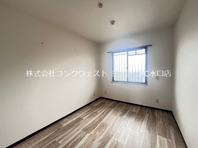 寝室にぴったりの洋室