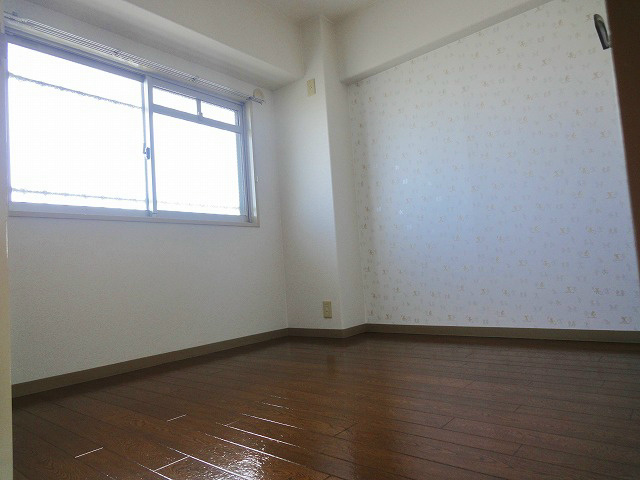 子供部屋・寝室に出来る洋室です。