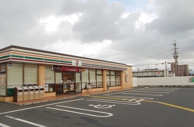 セブンイレブン八日市小脇店様まで60m