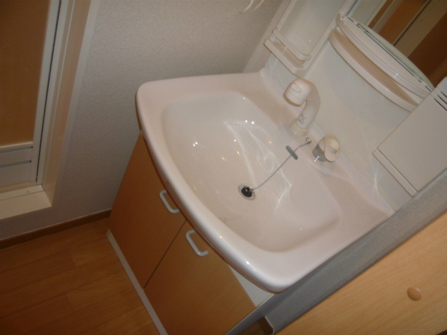 写真はⅡ103号室のものです。