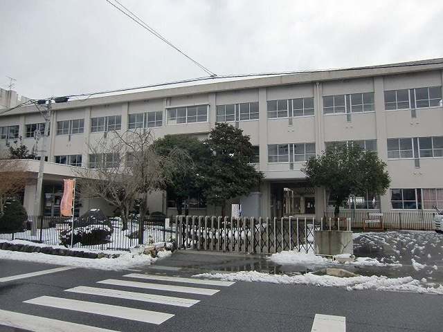 金勝小学校まで1650m