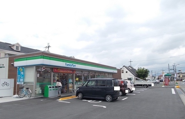 ファミリーマート八日市東沖野様まで200m