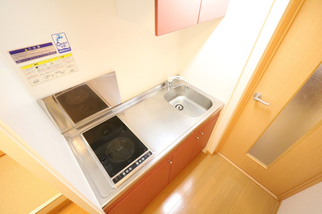 使いやすい広めのキッチン（※画像は代表例です）