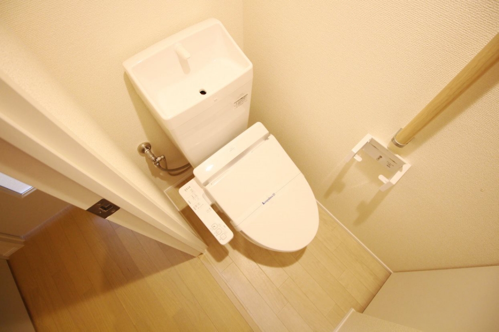 温水洗浄便座付き！（※部屋により配置の反転有り）