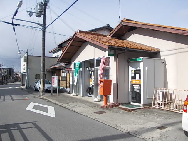 甲西下田郵便局まで698m