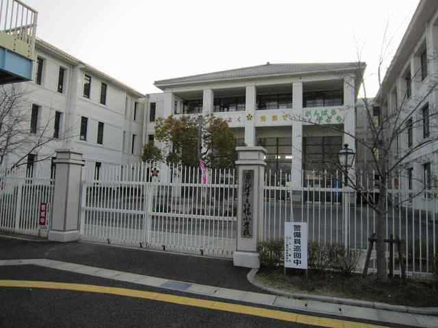 近江八幡市立八幡小学校まで1770m