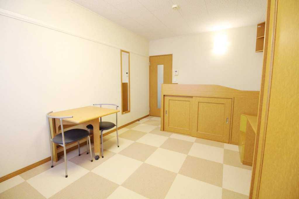 2Fは絨毯仕様となります。（部屋により模様は異なります。）