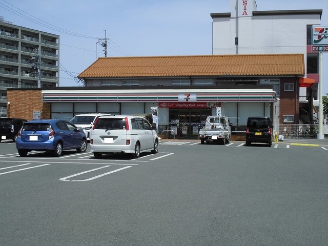 セブンイレブン八日市上之町店様まで810m