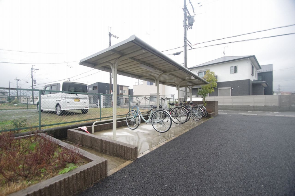 屋根付き駐輪場